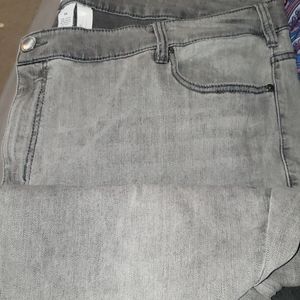 Gray skinny jeans